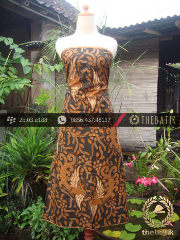 Kain Batik Cap Solo Motif Peksi Latar Hitam