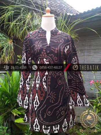 Blus Batik Cap Tulis Yogya Motif Pulau Lukis Sogan