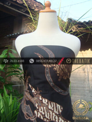 Batik Tulis Sutera Motif Burung Bangau Coklat Latar Hitam