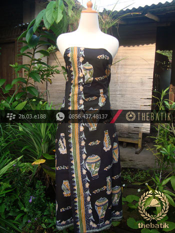 Kain Batik Tulis Cirebon Motif Guci Oriental Latar Hitam