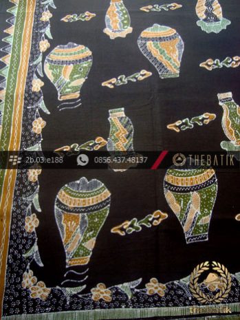 Kain Batik Tulis Cirebon Motif Guci Oriental Latar Hitam