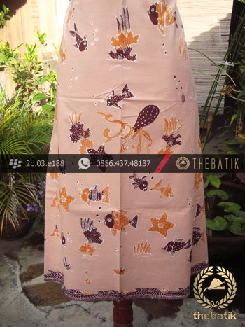 Kain Batik Tulis Kumpeni Cirebon Motif Ikan Peach
