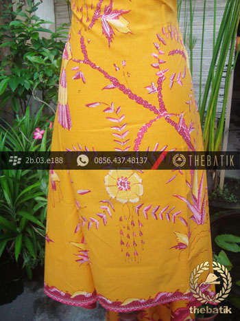 Batik Tulis Cirebon Motif Buketan Kuning Pink