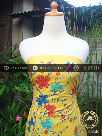 Batik Tulis Cirebon Motif Burung Merak Latar Kuning