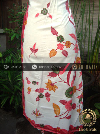 Sarung Batik Tulis Cirebon Motif Buketan Tumpal Pink