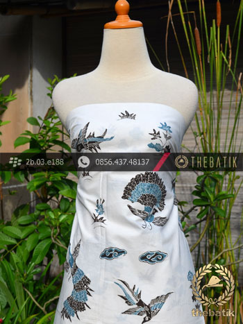 Batik Tulis Cirebon Motif Burung Merak Latar Putih