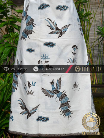 Batik Tulis Cirebon Motif Burung Merak Latar Putih