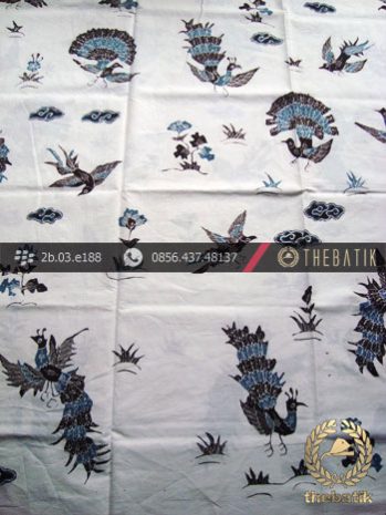 Batik Tulis Cirebon Motif Burung Merak Latar Putih