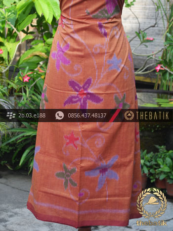 Kain Tenun Indonesia Motif Bouquet Coklat
