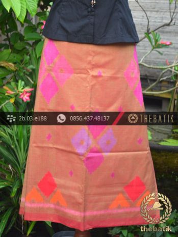 Kain Tenun Indonesia Motif Wajik Peach