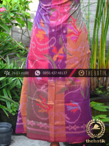 Kain Tenun Indonesia Motif Bouquet Pelangi Pink