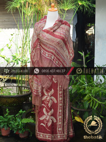 Sarung Selendang Batik Sutera Motif Bouquet Garis Maroon