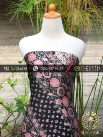 Kain Batik Sutera Motif Lereng Pink Latar Hitam