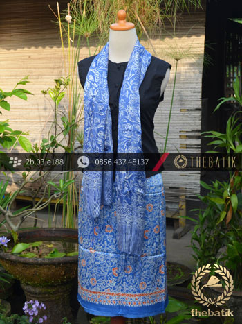 Sarung Selendang Batik Sutera Motif Floral Biru Kontemporer