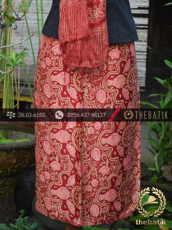 Sarung Selendang Batik Sutera Motif Guci Merah Marun