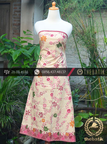 Kain Batik Tulis Motif Sekar Colet Peach
