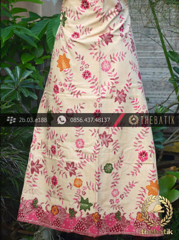 Kain Batik Tulis Motif Sekar Colet Peach