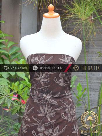 Kain Batik Warna Alam Motif Kontemporer Bunga-3