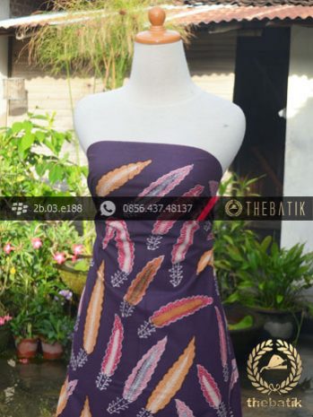 Batik Tulis Pesisir Motif Daun Latar Ungu