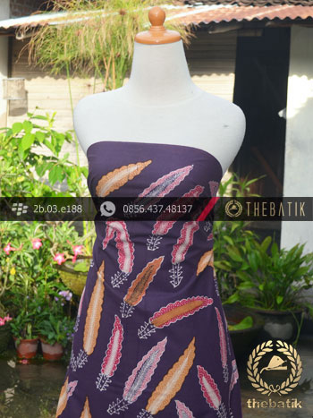 Batik Tulis Pesisir Motif Daun Latar Ungu