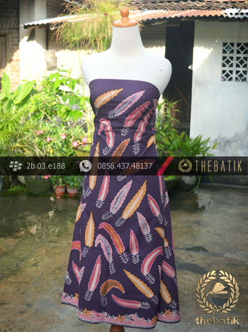 Batik Tulis Pesisir Motif Daun Latar Ungu