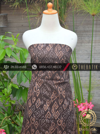 Kain Batik Warna Alam Motif Megamendung