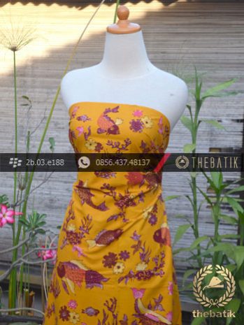 Batik Tulis Cirebon Motif Ikan Pink Latar Kuning