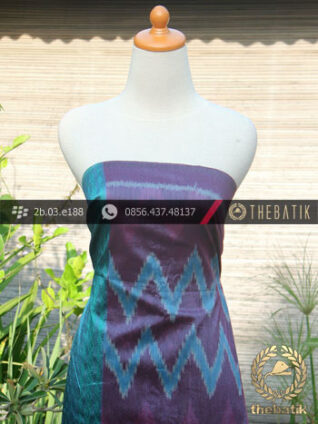 Kain Tenun Indonesia Warna Ungu Tumpal Tosca