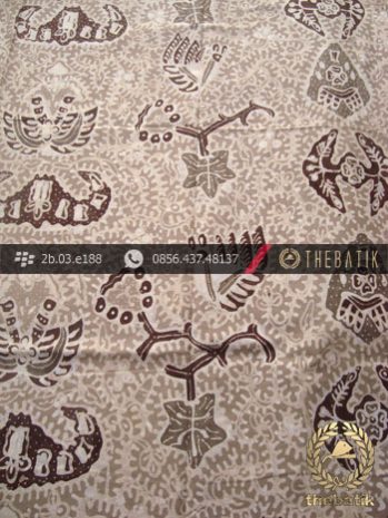 Kain Batik Tulis Warna Alam Motif Wahyu Tumurun Coklat