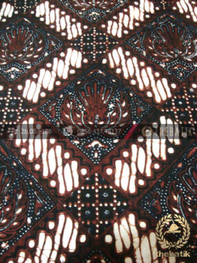 Kain Batik Klasik Jogja Motif Gurdo Sisik Hitam