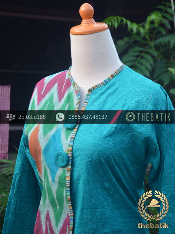 Model Baju Batik Kerja Wanita – Biru Ikat