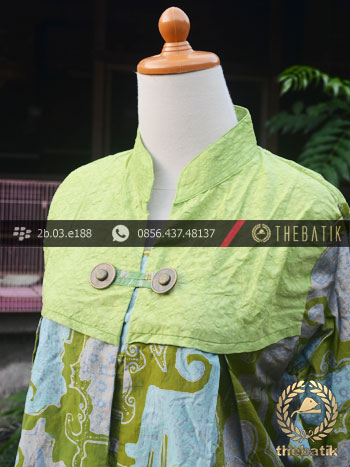 Model Baju Batik Kerja Wanita – Hijau Kombinasi