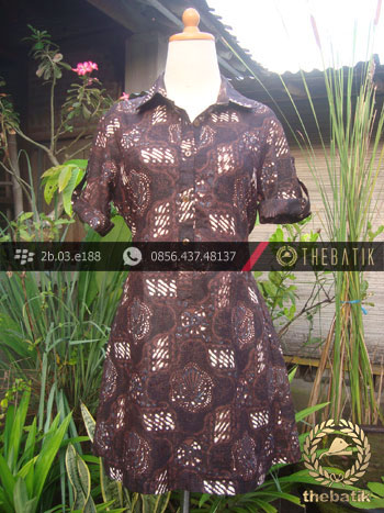 Model Baju Batik Wanita – Dress Klasik Gurdo