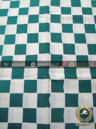 Kain Batik Bali Motif Poleng Kotak Hijau