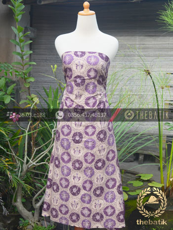 Kain Batik Tulis Motif Ceplok Lawasan Ungu