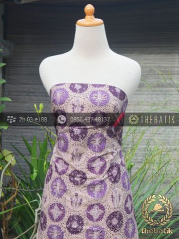 Kain Batik Tulis Motif Ceplok Lawasan Ungu
