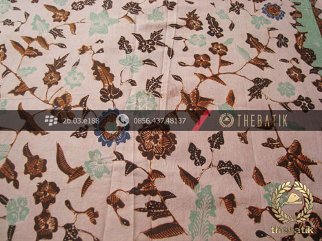 Kain Batik Tulis Motif Floral Lawasan Hijau