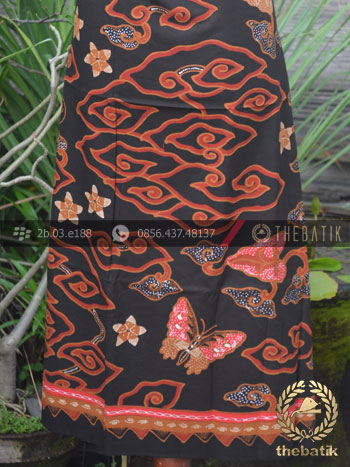 Kain Batik Tulis Mega Mendung Merah Latar Hitam