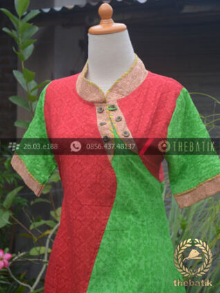 Model Baju Batik Wanita Kombinasi Merah Hijau Emboss