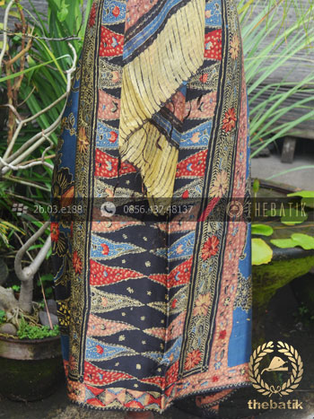 Sarung Selendang Batik Tulis Sutera Tumpal Biru Merah