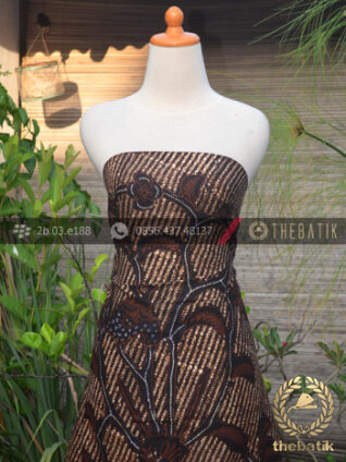 Kain Batik Motif Klasik Buketan Latar Lereng