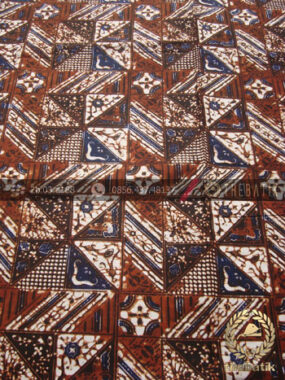 Kain Batik Motif Klasik Tambal Kecil