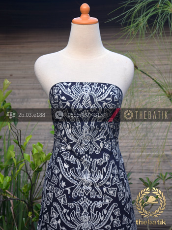 Kain Batik Tulis Motif Pisan Bali Hitam