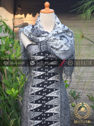 Sarung Selendang Batik Sutera Motif Tumpal Putih