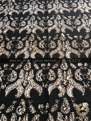 Kain Batik Jawa Sogan Motif Gurdo Latar Hitam