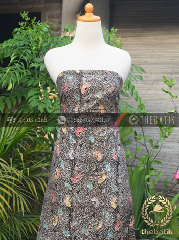 Kain Batik Remukan Coletan Floral Kembang Hitam