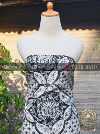 Kain Batik Tulis Jogja Ceplok Gurdo Klasik Hitam Putih