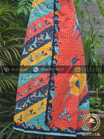 Sarung Batik Tulis Motif Tumpal Buketan Pesisiran Jingga