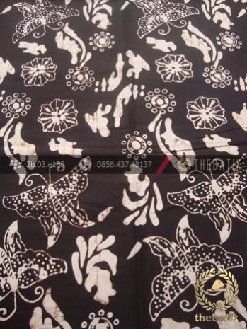 Kain Batik Klasik Jogja Motif Kupu-Kupu Latar Hitam