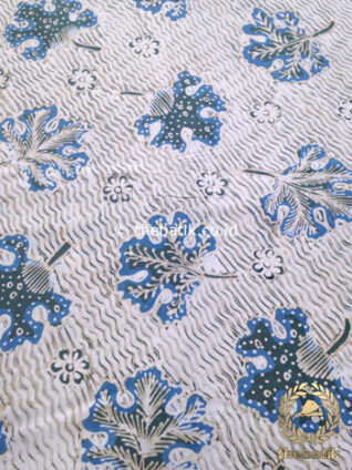 Batik Tulis Pewarna Alami Daun Anggur Latar Putih